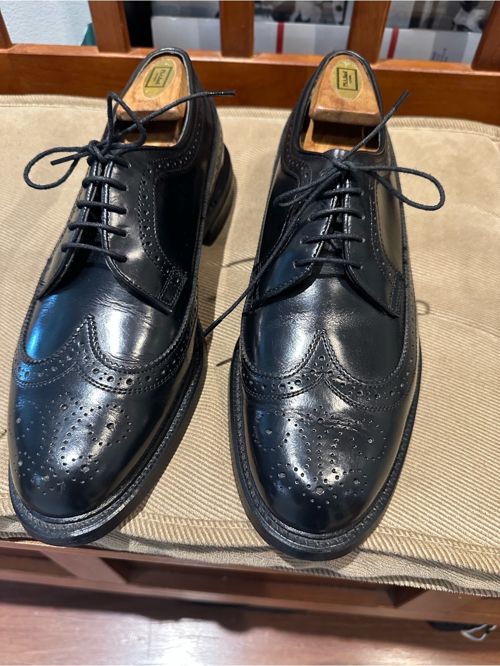 Stuart McGuire Vintage Brogue Derby Shoes - Classic Leather Lace-Up.